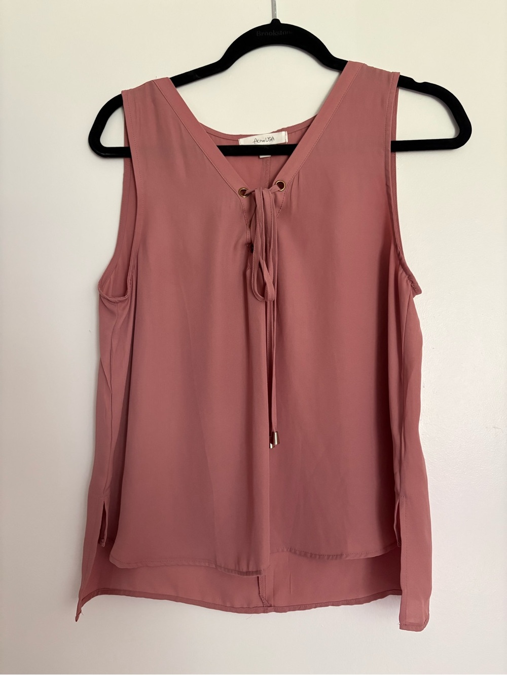 Active USA Lace-Up V-Neck Sleeveless Camisole in Dusty Rose
